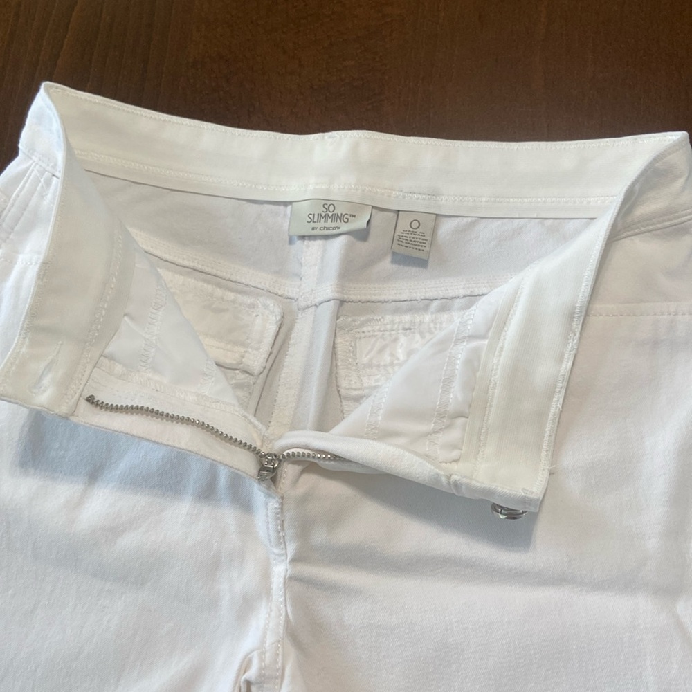 Sale! Chico's So Slimming White Denim Jeans. size Small/4 (Chico size 0). - Picture 5 of 11